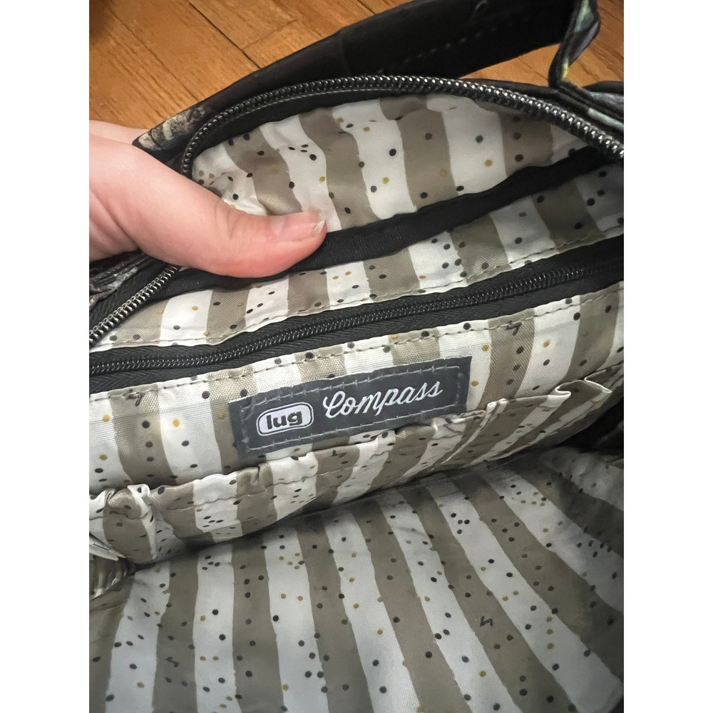 Lug Compass Crossbody Bag Travel Pockets Floral Quilted Women Accessories - Picture 4 of 8